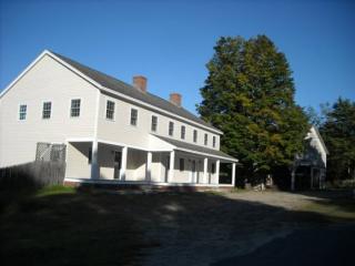 11 Turnpike Rd, Grafton, NH 03240-3718
