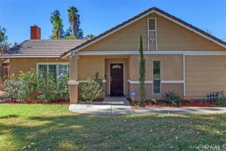 704 Hemlock Ct, Redlands, CA 92374-5416