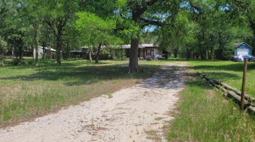 935 Cardinal Rd, Azle, TX 76020-6131