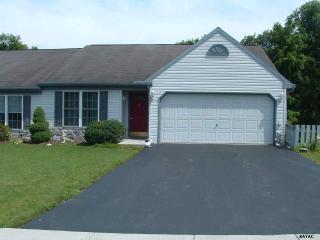 2053 Wyatt Cir, York, PA 17315-3675