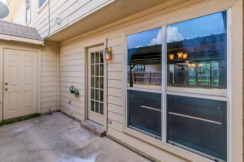 5704 Giddyup Ln, Fort Worth TX  76179-7353 exterior