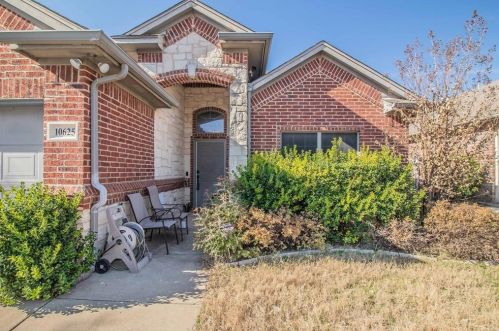 10625 Braewood Dr, Fort Worth TX  76131-3936 exterior