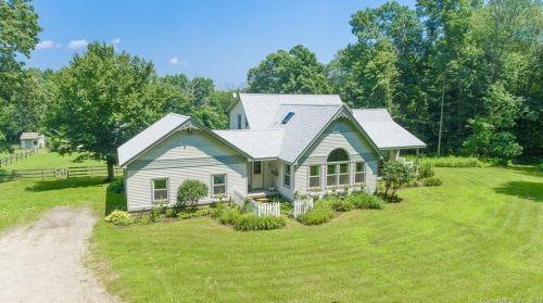 152 Rathbun Hill Rd, Colchester, CT 06420-3700