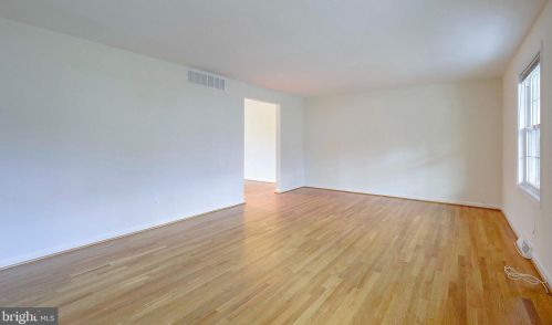 5026 Round Tower Pl, Columbia MD  21044-1322 exterior