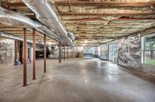 12 Self Ct, Wallingford CT  06492-2595 exterior