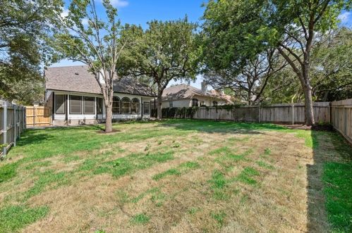 10209 Broomflower Dr, Austin TX  78739-1448 exterior