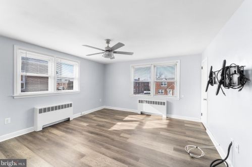 3237 Guilford St, Philadelphia PA 19152-4504 exterior