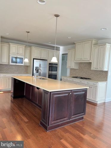 8227 Maple Lawn Blvd, Fulton MD  20759 exterior