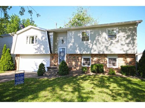 925 Jefferson Dr, Decatur, IL 62521-4245