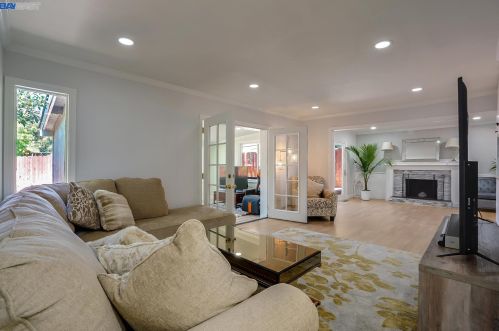 1715 Tennyson Dr, Concord, CA 94521-2365