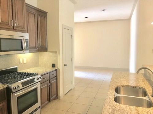 10555 Steinbeck Ln, Irving TX  75063-5438 exterior