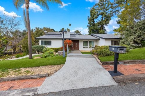4856 Edgeview Dr, El Cajon, CA 92020-8114