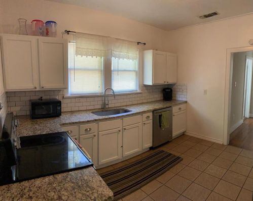 2544 University Dr, Fort Worth TX  76109-1146 exterior