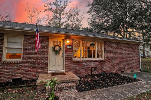 1958 Gasque St, Johns Island, SC 29455-8116