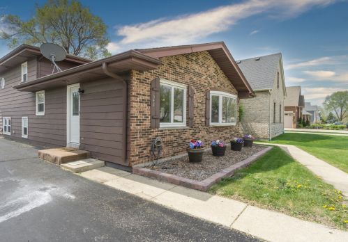 542 Babcock Ave, Elmhurst, IL 60126-1804