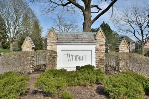 1340 Windhill Dr, Palatine, IL 60067-9109