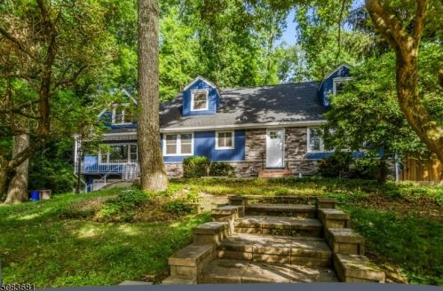 5 Mount Pleasant Rd, Dover, NJ 07869-4831