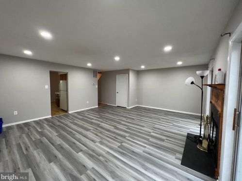 7213 Dockside Ln, Columbia MD  21045-5019 exterior