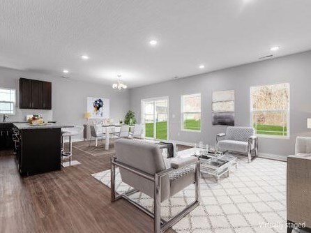 289 Hampton Trl, Springfield, OH 45502-8496