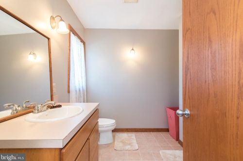 80 Quinn Lea Rd, Harpers Ferry WV 25425-5372 exterior