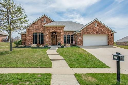 10840 Owl Creek Dr, Fort Worth, TX 76179-6827