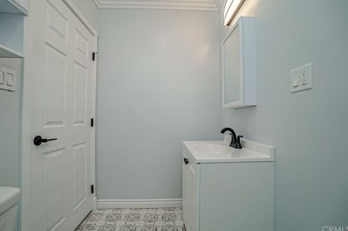 511 Allen Ave, Glendale CA  91201-2505 exterior