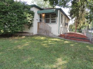 1058 23rd Ave, Minneapolis MN  55411-0025 exterior