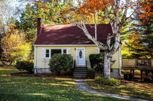 11 Fox Den Rd, Derry, NH 03038-4426