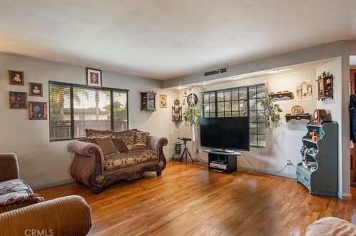 628 East St, Anaheim CA  92805-2131 exterior