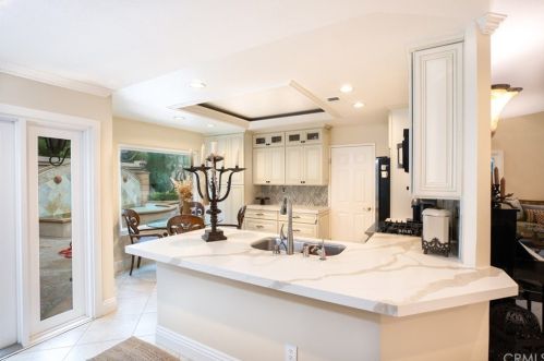 1 Salina, Irvine CA  92614-5388 exterior