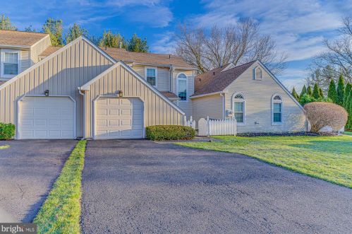 667 Croft Dr, Southampton, PA 18966-4045