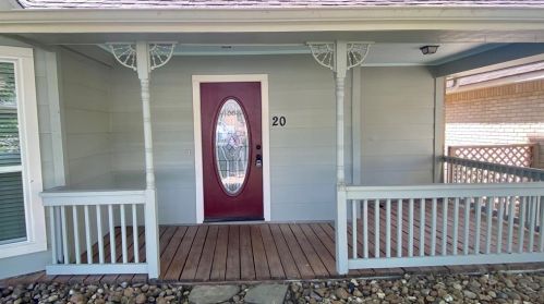 20 Shady Oak Ln, Conroe TX  77304-1286 exterior
