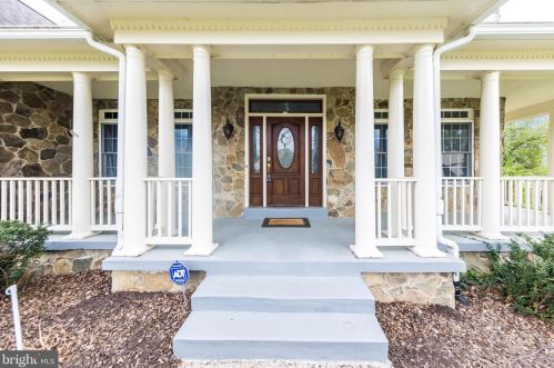 16024 Hayes Ln, Woodbridge, VA 22191-4537