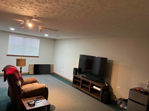2607 Cardinal Rd, Springfield OH  45502-8635 exterior