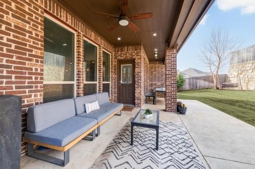 6825 San Luis Trl, Fort Worth TX  76131 exterior