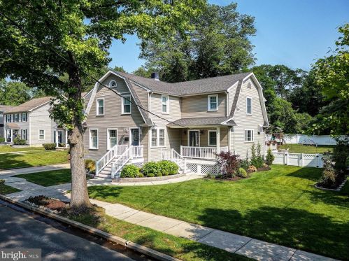 425 Lakeview Ave, Tavistock, NJ 08033-1611