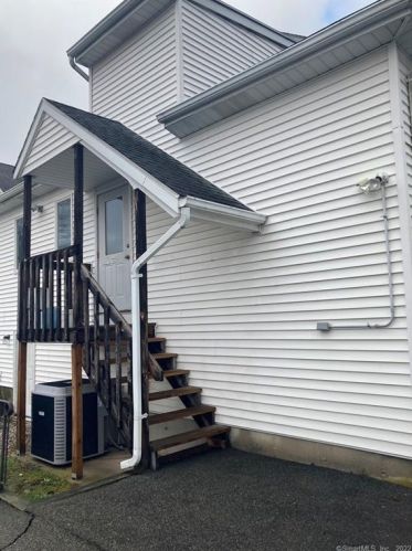 171 Liberty St, Southington CT  06489-4520 exterior