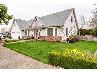 6796 F St, Springfield, OR 97478-7128