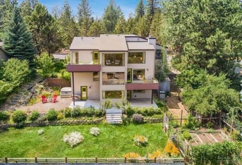 2148 5th St, Bend, OR 97701-1209