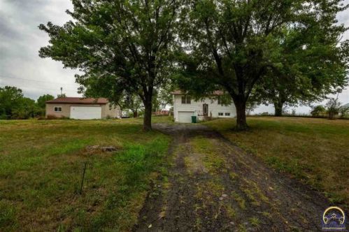 16691 R Rd, Mayetta, KS 66509-8937