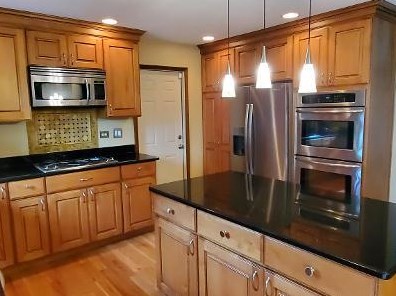 120 Plymouth Ct, Hanover Park, IL 60103-4656
