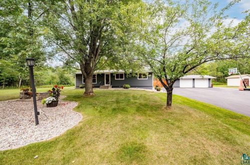 45 Flynn St, Esko, MN 55733-9703