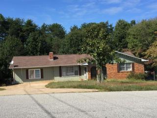 4061 Sharon Dr, Gainesville, GA 30507-8691