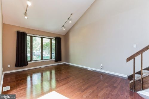 142 Hawthorne Ave, Tavistock NJ 08033-1401 exterior