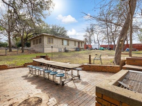 1300 Quail Trl, Fort Worth TX  76114-2321 exterior