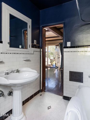 1408 Cordova Ave, Glendale CA  91207-1532 exterior