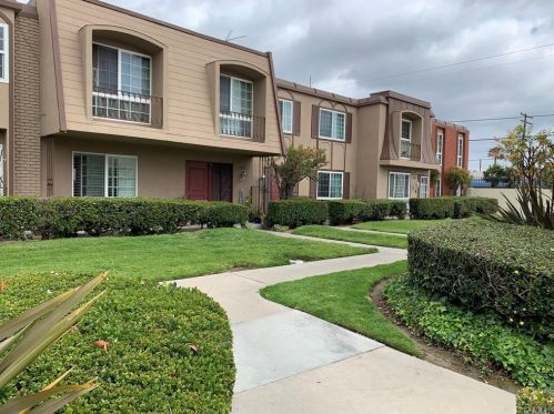 716 Fairhaven St, Anaheim CA  92801-4002 exterior