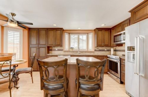 3720 Bennington Ct, Carlsbad, CA 92010-6558