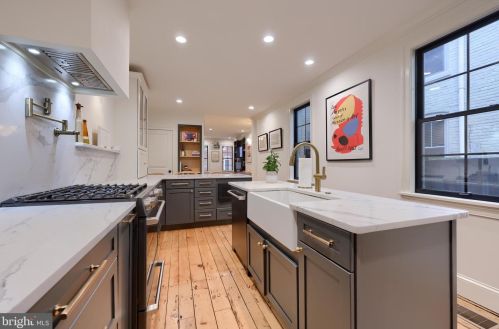 330 Mary St, Lancaster PA  17603-3328 exterior