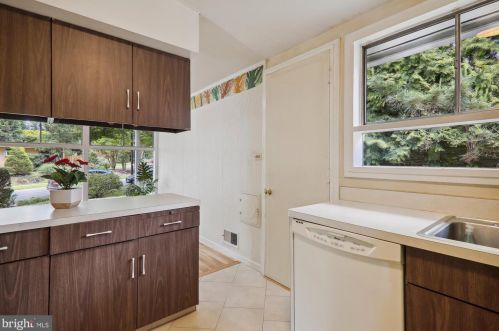 2205 Richland Pl, Silver Spring MD 20910-2331 exterior